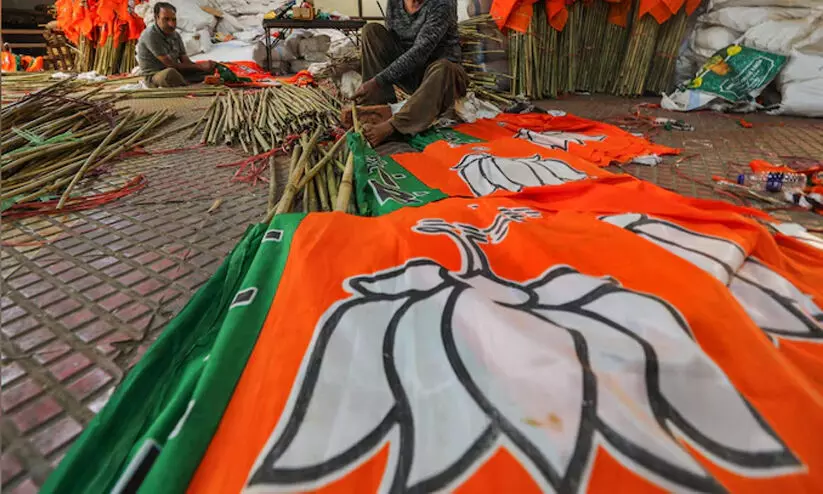 പാലക്കാട് ബി.ജെ.പിയിൽ പൊട്ടിത്തെറി, രാജിക്കൊരുങ്ങി നഗരസഭാംഗങ്ങൾ; സന്ദീപ് വാര്യരുടെ നേതൃത്വത്തിൽ കോൺഗ്രസിലെത്തിക്കാൻ ശ്രമം