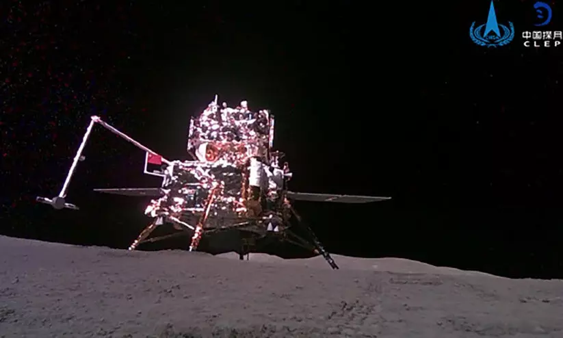 ചാങ് ഇ 6 ചന്ദ്രനിലെ മണ്ണും പാറകളും ശേഖരിച്ച് മടക്കയാത്ര തുടങ്ങി ചാങ് ഇ 6 ചന്ദ്രനിലെ മണ്ണും പാറകളും ശേഖരിച്ച് മടക്കയാത്ര തുടങ്ങി