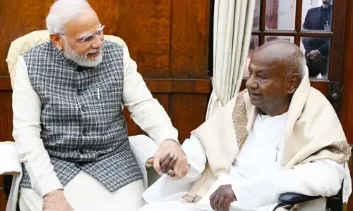 പതിവ് തെറ്റിക്കാതെ കർണാടക; എൻ.ഡി.എ മുന്നിൽ; കോൺഗ്രസ് പ്രതിരോധത്തിൽ പതിവ് തെറ്റിക്കാതെ കർണാടക; എൻ.ഡി.എ മുന്നിൽ; കോൺഗ്രസ് പ്രതിരോധത്തിൽ