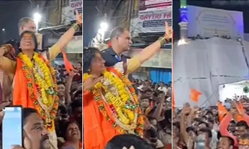 madhavi latha arrow to masjid