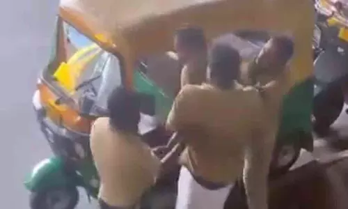 ആലുവ മെട്രോ സ്‌റ്റേഷനിൽ ഓട്ടോ ഡ്രൈവർമാരുടെ അഴിഞ്ഞാട്ടം; ഊബർ ഡ്രൈവർക്ക് ക്രൂര മർദനം