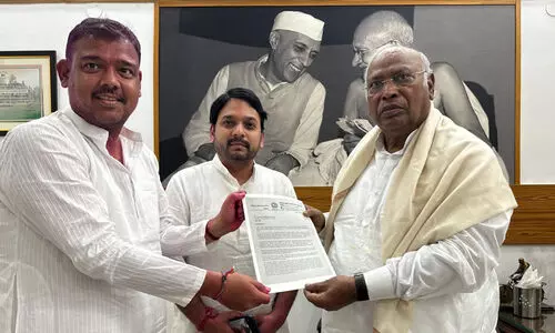 ‘സെഞ്ച്വറി’ തികച്ച് കോൺഗ്രസ്! സാംഗ്ലിയിലെ വിമത എം.പി വിശാൽ പാട്ടീൽ പിന്തുണ പ്രഖ്യാപിച്ചു