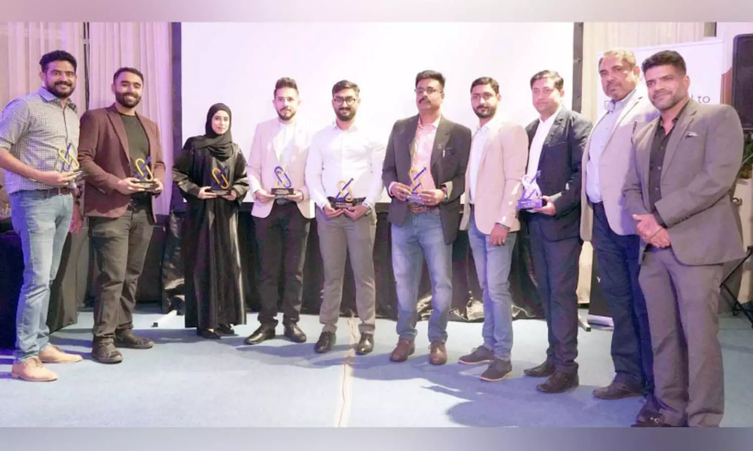 ട്രാ​വ​ൽ നി​റ്റ്സ് - വെ​ക്ക​ൻ​സ, വാ​ർ​ഷി​ക സ്റ്റാ​ഫ് പാ​ർ​ട്ടി