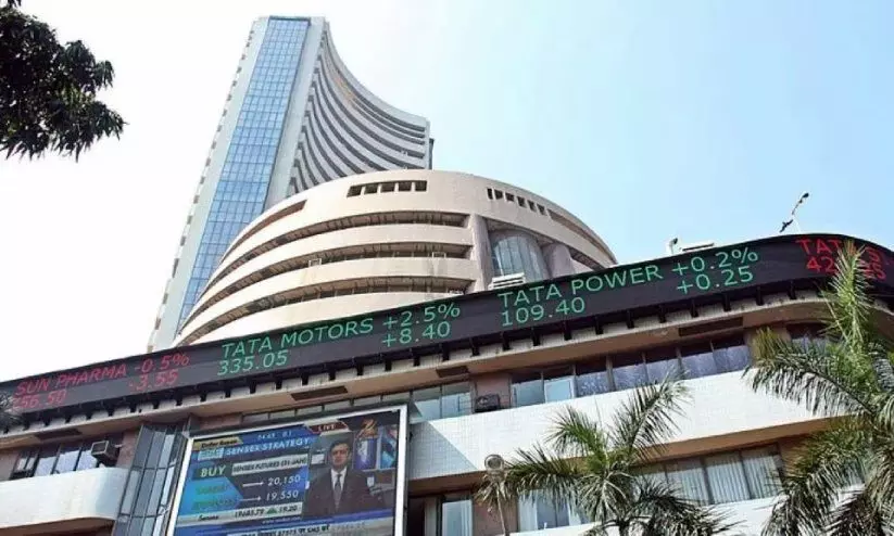 ഓഹരിവിപണിയിൽ റെക്കോർഡ് നേട്ടം; ഡോളറിനെതിരെ നില മെച്ചപ്പെടുത്തി രൂപയും ഓഹരിവിപണിയിൽ റെക്കോർഡ് നേട്ടം; ഡോളറിനെതിരെ നില മെച്ചപ്പെടുത്തി രൂപയും