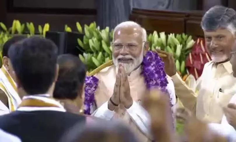 പതിറ്റാണ്ടു കഴിഞ്ഞിട്ടും കോൺഗ്രസിന് 100 സീറ്റ് തികക്കാൻ സാധിച്ചില്ല; ഇൻഡ്യ സഖ്യം അതിവേഗം മുങ്ങിക്കൊണ്ടിരിക്കുന്നു -നരേന്ദ്രമോദി പതിറ്റാണ്ടു കഴിഞ്ഞിട്ടും കോൺഗ്രസിന് 100 സീറ്റ് തികക്കാൻ സാധിച്ചില്ല; ഇൻഡ്യ സഖ്യം അതിവേഗം മുങ്ങിക്കൊണ്ടിരിക്കുന്നു -നരേന്ദ്രമോദി