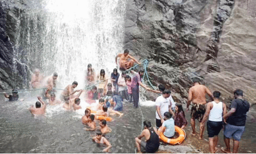 പാലരുവി പാലരുവി