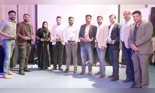 ട്രാ​വ​ൽ നി​റ്റ്സ് - വെ​ക്ക​ൻ​സ, വാ​ർ​ഷി​ക സ്റ്റാ​ഫ് പാ​ർ​ട്ടി