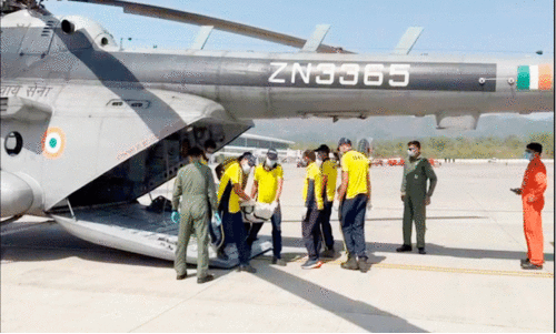 മലയാളികളടക്കം ഒമ്പതു ട്രക്കർമാരുടെ മൃതദേഹങ്ങൾ ബംഗളൂരുവിലെത്തിച്ചു മലയാളികളടക്കം ഒമ്പതു ട്രക്കർമാരുടെ മൃതദേഹങ്ങൾ ബംഗളൂരുവിലെത്തിച്ചു