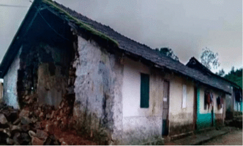 ദുരിതംപേറി ലയങ്ങളിലെ ജീവിതം; കോടികൾ പ്രഖ്യാപനങ്ങളിൽ മാത്രം ദുരിതംപേറി ലയങ്ങളിലെ ജീവിതം; കോടികൾ പ്രഖ്യാപനങ്ങളിൽ മാത്രം