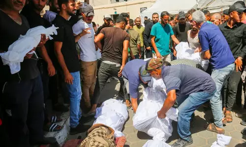 ഗസ്സയിൽ ഇസ്രായേൽ നടത്തിയ ആക്രമണങ്ങളിൽ 200 പേർ കൊല്ലപ്പെട്ടുവെന്ന് മീഡിയ ഓഫീസ്