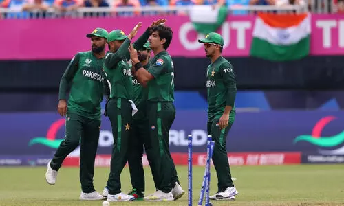 പാക് പേസിൽ മുട്ടുവിറച്ച് ഇന്ത്യ; 119 റൺസിന് പുറത്ത്; രണ്ടക്കം കടന്നത് മൂന്നു ബാറ്റർമാർ മാത്രം