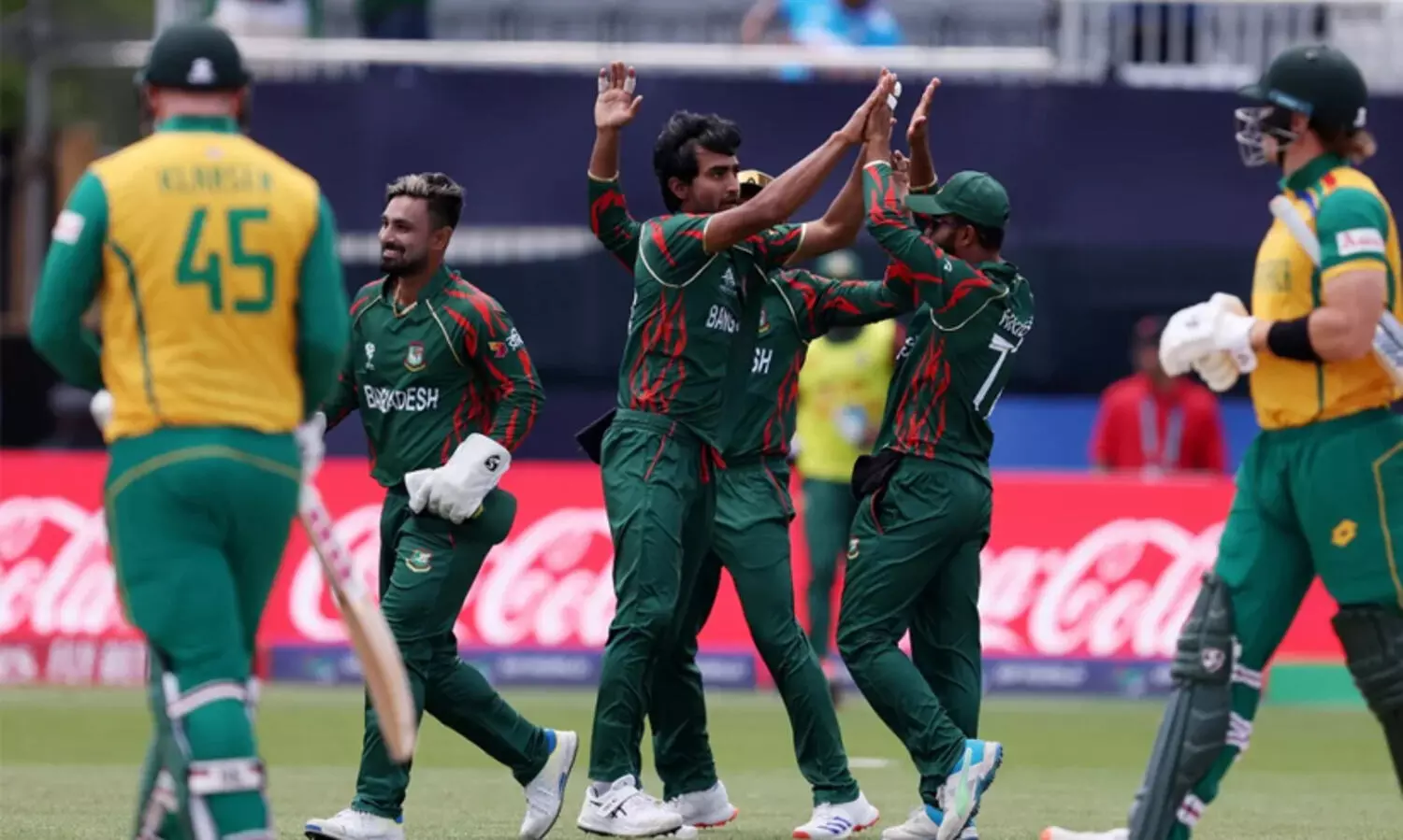 ദക്ഷിണാഫ്രിക്കയെ പിടിച്ചുകെട്ടി ബംഗ്ലാദേശ്; 114 റൺസ് വിജയലക്ഷ്യം