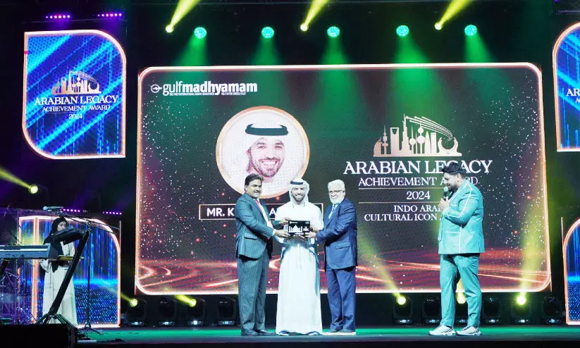 ഖാലിദ് അൽ അമീരിക്ക് ‘കൾചറൽ ഐക്കൺ’ പുരസ്കാരം സമ്മാനിച്ചു ഖാലിദ് അൽ അമീരിക്ക് ‘കൾചറൽ ഐക്കൺ’ പുരസ്കാരം സമ്മാനിച്ചു