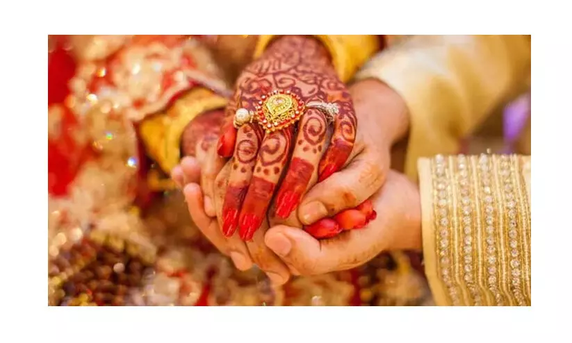 പ്രായപൂർത്തിയായ വ്യക്തിക്ക് സ്വന്തം ഇഷ്ടപ്രകാരം വിവാഹം കഴിക്കാനും ഇഷ്ടമുള്ളയാൾക്കൊപ്പം ജീവിക്കാനും അവകാശമുണ്ടെന്ന് അലഹബാദ് ഹൈകോടതി