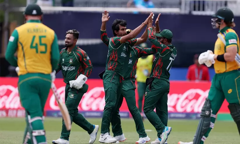 ദക്ഷിണാഫ്രിക്കയെ പിടിച്ചുകെട്ടി ബംഗ്ലാദേശ്; 114 റൺസ് വിജയലക്ഷ്യം ദക്ഷിണാഫ്രിക്കയെ പിടിച്ചുകെട്ടി ബംഗ്ലാദേശ്; 114 റൺസ് വിജയലക്ഷ്യം