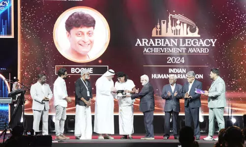 ഇ​ന്ത്യ​ൻ ഹ്യു​മാ​നി​റ്റേ​റി​യ​ൻ ഐ​ക്ക​ൺ അ​വാ​ർ​ഡ് ബോ​ബി ചെ​മ്മ​ണ്ണൂ​രി​ന്​ സ​മ്മാ​നി​ച്ചു