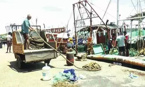 സംസ്ഥാനത്ത് ട്രോളിങ് നിരോധനം  ആരംഭിച്ചു; തീരത്ത് ഇനി വറുതിയുടെ നാളുകൾ