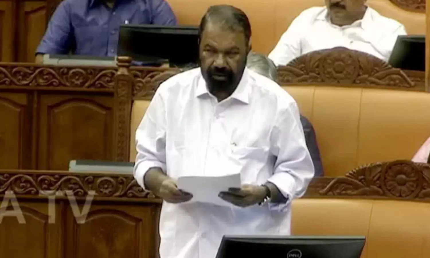 മലബാറിൽ പ്ലസ്​ വൺ പ്രവേശനത്തിന്​ ആവശ്യമായ സീറ്റുണ്ടെന്ന്​ ആവർത്തിച്ച്​ മന്ത്രി