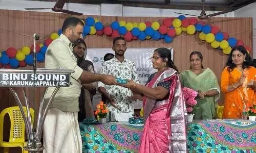 Santhwanam Kuwait distributing study materials