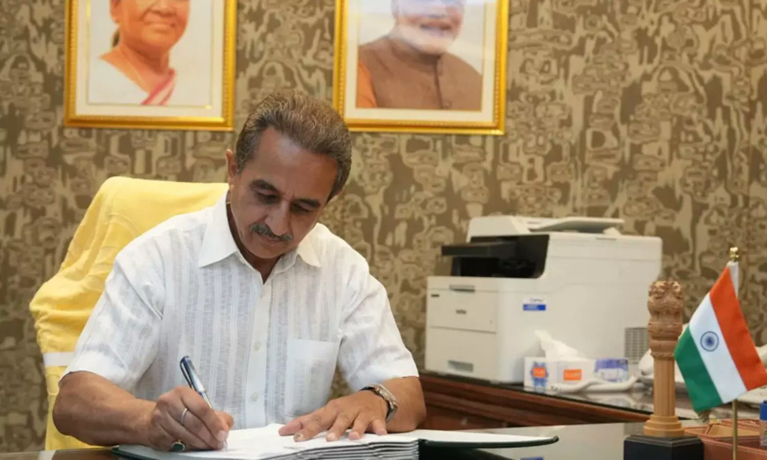 വിദേശ സഹമന്ത്രി കീർത്തി വർധൻ സിങ് കുവൈത്തിൽ