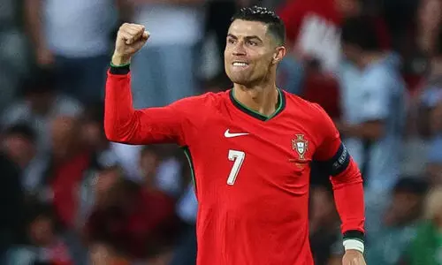 വരവറിയിച്ച് ക്രിസ്റ്റ്യാനോ; സന്നാഹ മത്സരത്തിൽ അയർലൻഡിനെ 3-0ത്തിന് തകർത്ത് പോർച്ചുഗൽ വരവറിയിച്ച് ക്രിസ്റ്റ്യാനോ; സന്നാഹ മത്സരത്തിൽ അയർലൻഡിനെ 3-0ത്തിന് തകർത്ത് പോർച്ചുഗൽ