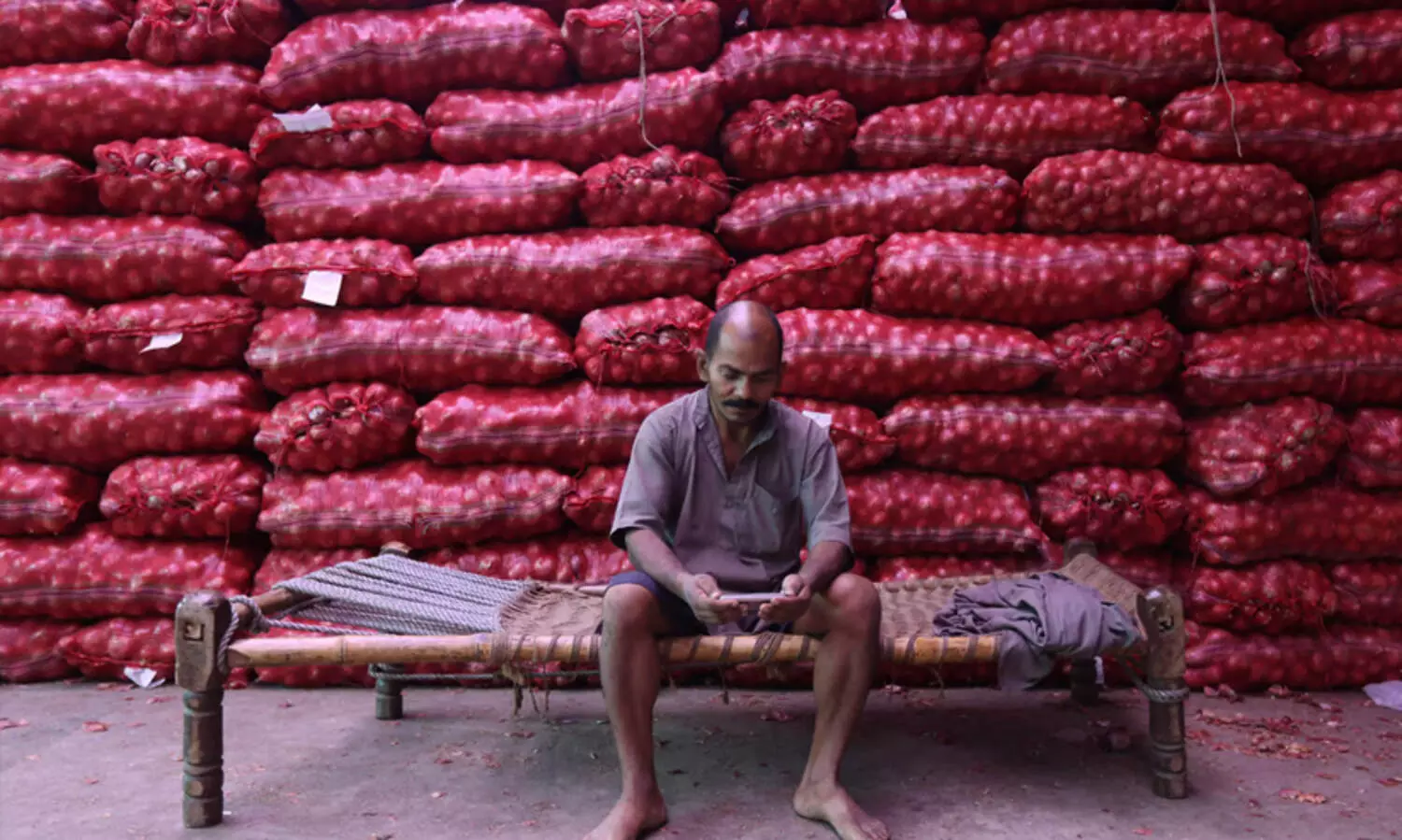 ഉള്ളിവില ഇനിയും ഉയരും; സർക്കാർ ഇടപ്പെട്ടില്ലെങ്കിൽ സ്ഥിതി ഗുരുതരമാകുമെന്ന് മുന്നറിയിപ്പ്
