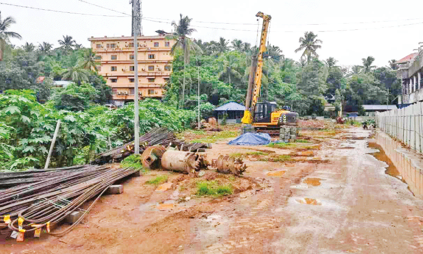 City-centred garbage outside Ottapalam Municipal Corporation bus stand Pai is a precursor to the construction of a water treatment plant. Ling City-centred garbage outside Ottapalam Municipal Corporation bus stand Pai is a precursor to the construction of a water treatment plant. Ling