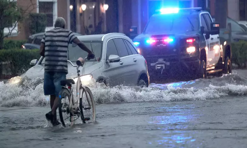 ഫ്ലോറിഡയില് പ്രളയം; ഇന്ത്യയുടെയും പാകിസ്താന്റെയും അവസാന ഗ്രൂപ്പ് മത്സരം നടന്നേക്കില്ല ഫ്ലോറിഡയില് പ്രളയം; ഇന്ത്യയുടെയും പാകിസ്താന്റെയും അവസാന ഗ്രൂപ്പ് മത്സരം നടന്നേക്കില്ല