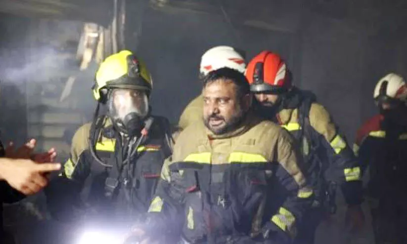 വാ​ട്ട​ർ ടാ​ങ്കി​​ൽ അ​ഭ​യം തേ​ടി​യ​യാ​ളെ ര​ക്ഷി​ച്ച​ത് സാ​ഹ​സി​ക​മാ​യി