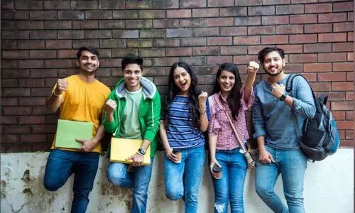 തമിഴ്നാട്ടിൽ കോളജ് വിദ്യാർഥികൾക്ക് മാസം 1,000 രൂപ