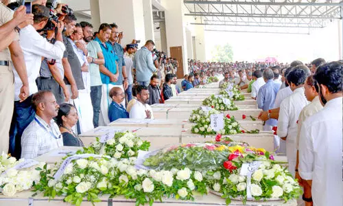 ഇവിടെനിന്നായിരുന്നു അവർ സ്വപ്നത്തിലേറി പറന്നത് ഇവിടെനിന്നായിരുന്നു അവർ സ്വപ്നത്തിലേറി പറന്നത്