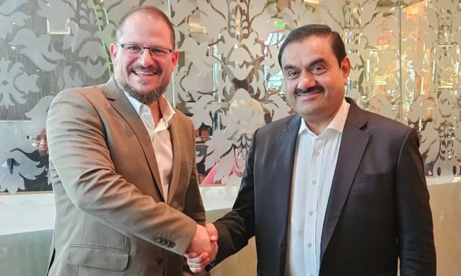 ക്വാൽകോമിനും അദാനിക്കും ഒരു തൊഴിലവസരം സൃഷ്ടിക്കുന്നതിന് സർക്കാർ സബ്സിഡി നൽകുന്നത് 3.2 കോടി!; ശ്രദ്ധേയമായി കുറിപ്പ്