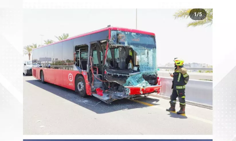 ബസ് റോഡുനിർമാണ തൊഴിലാളികൾക്കിടയിലേക്ക് ഇടിച്ചു കയറി; ഒരാൾ മരിച്ചു ബസ് റോഡുനിർമാണ തൊഴിലാളികൾക്കിടയിലേക്ക് ഇടിച്ചു കയറി; ഒരാൾ മരിച്ചു