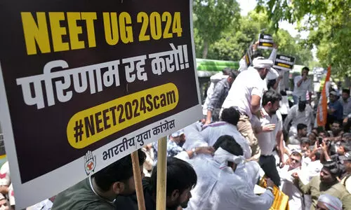 നീറ്റ് പരീക്ഷയിൽ ക്രമക്കേട് നടത്തിയ സംഭവത്തിൽ ഡെപ്യൂട്ടി സൂപ്രണ്ട് ഉൾപ്പടെ നാല് പേർ അറസ്റ്റിൽ