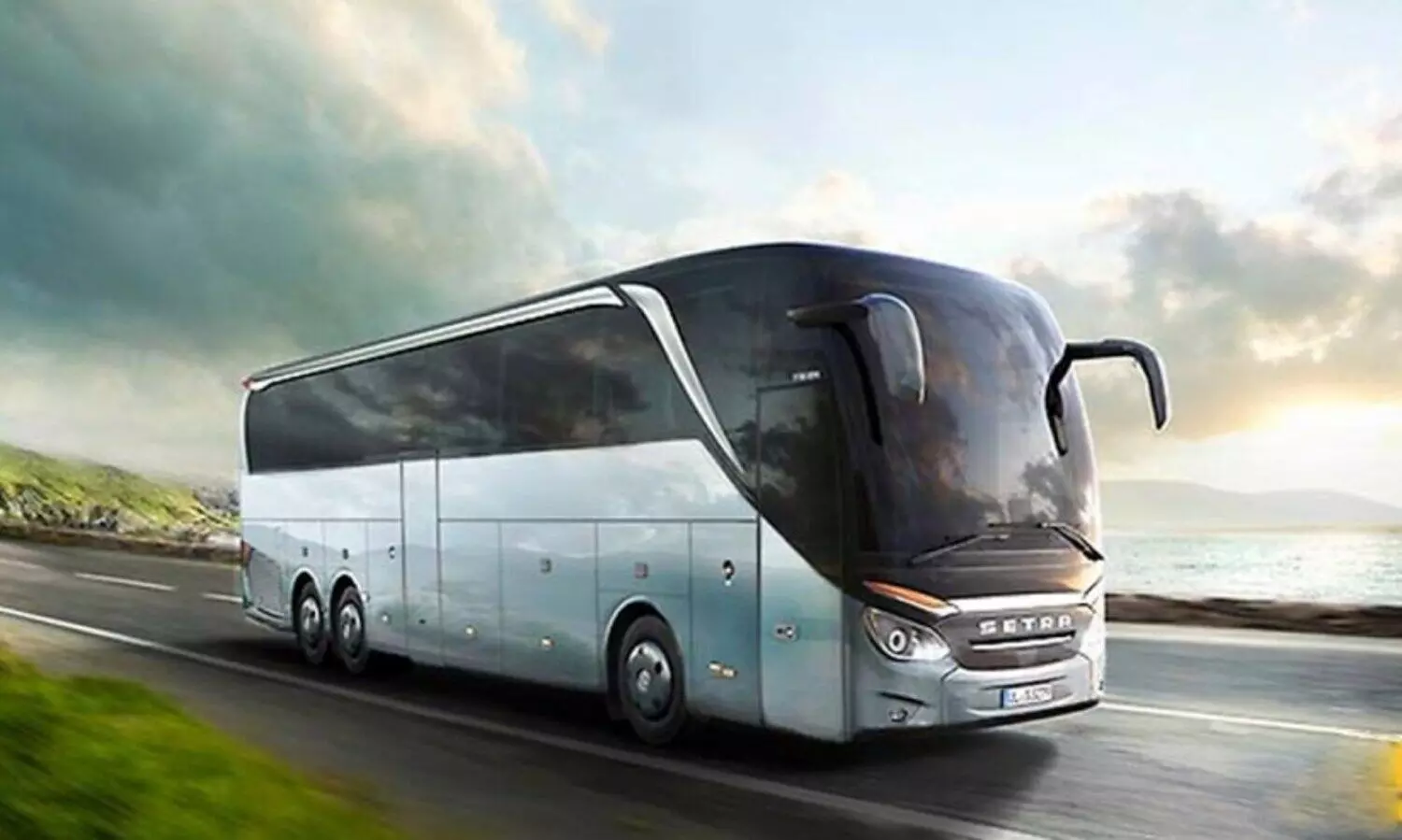 മ​ന്ത്രി മാറി; ടൂറിസ്റ്റ്​ ബസുകൾക്ക്​ വീണ്ടും നിറംമാറും