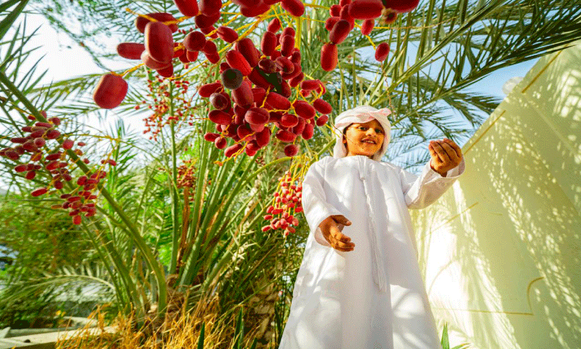 പെരുന്നാൾ പുലരിയിലേക്ക്​ പ്രവാസ ലോകം