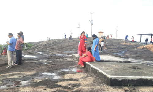 ശാസ്താംപാറക്കുണ്ട് കുന്നോളം സ്വപ്നങ്ങള് ശാസ്താംപാറക്കുണ്ട് കുന്നോളം സ്വപ്നങ്ങള്