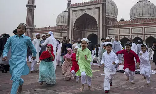ഓരോ ഉത്സവവും സമൂഹത്തിലേക്ക് ഇറങ്ങിച്ചെല്ലുന്ന ആഘോഷങ്ങളാകണം