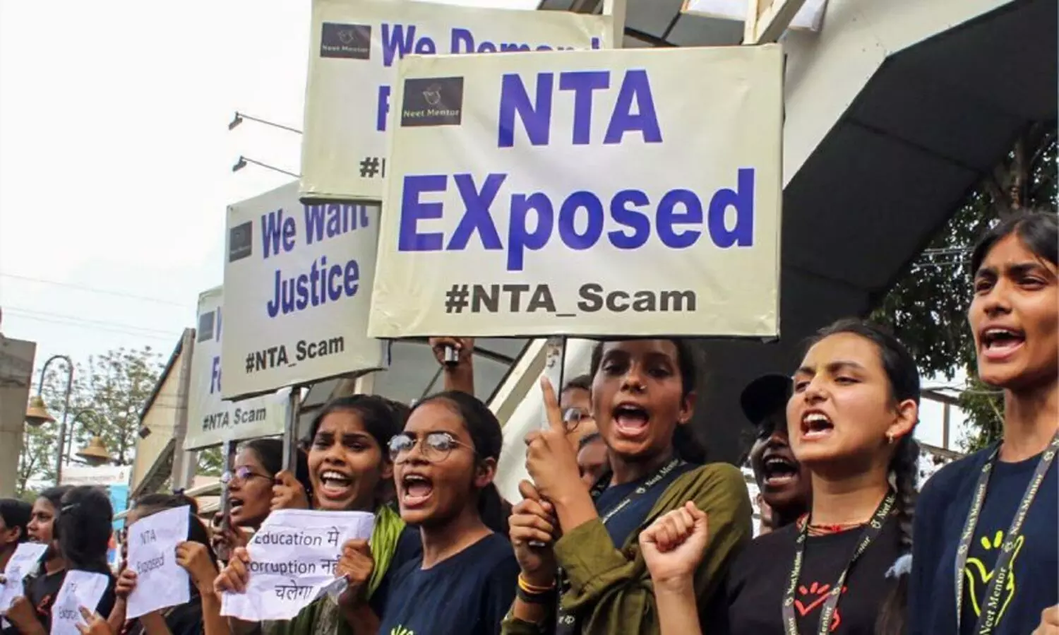 ‘തെറ്റ് സംഭവിച്ചിട്ടുണ്ടെങ്കിൽ അത് അംഗീകരിക്കൂ’: നീറ്റ് വിവാദത്തിൽ എൻ.ടി.എക്കെതിരെ രൂക്ഷ വിമർശനവുമായി സുപ്രീംകോടതി