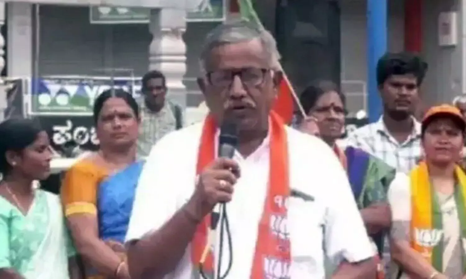 ഇന്ധന വിലവർധനയിൽ പ്രതിഷേധിക്കുന്നതിനിടെ ബി.ജെ.പി നേതാവ് കുഴഞ്ഞുവീണ് മരിച്ചു