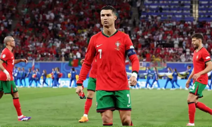 യൂറോ കപ്പിൽ ചരിത്ര നേട്ടം സ്വന്തമാക്കി ക്രിസ്റ്റ്യാനോയും സഹതാരവും യൂറോ കപ്പിൽ ചരിത്ര നേട്ടം സ്വന്തമാക്കി ക്രിസ്റ്റ്യാനോയും സഹതാരവും