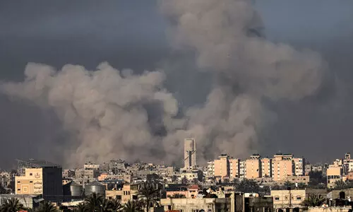 ഗസ്സയിൽ അഭയാർഥി ക്യാമ്പുകൾക്ക് നേരെ വീണ്ടും ഇസ്രായേൽ ആക്രമണം; 18 പേർ കൊല്ലപ്പെട്ടു
