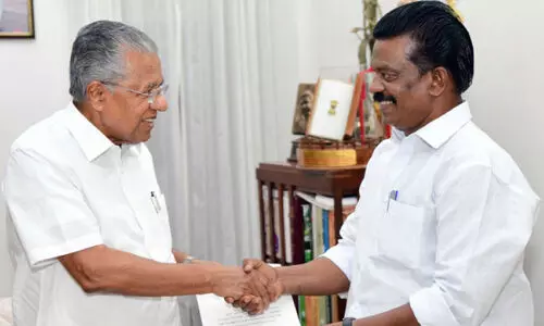 ഇനി പുതിയ നിയോഗം, നടന്നിറങ്ങി രാധാകൃഷ്ണൻ