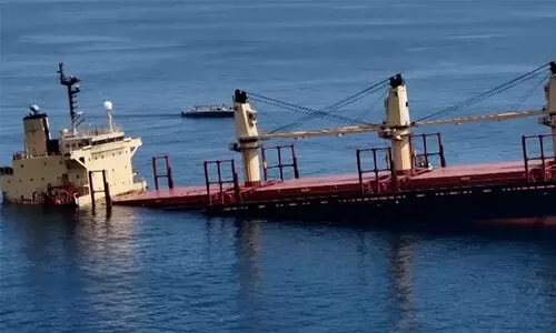 ഹൂതി ആക്രമണത്തിനിരയായ കപ്പൽ മുങ്ങി