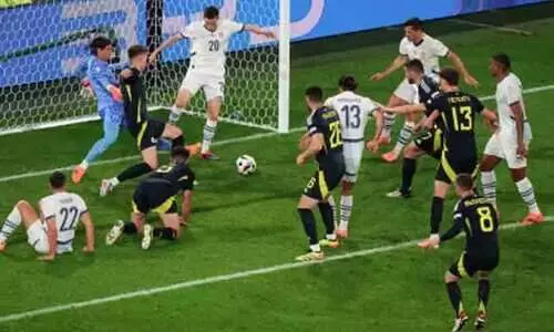 സ്വിസ് പടയെ സമനിലയിൽ (1-1) പൂട്ടി സ്കോട്ട് ലാൻഡ് സ്വിസ് പടയെ സമനിലയിൽ (1-1) പൂട്ടി സ്കോട്ട് ലാൻഡ്