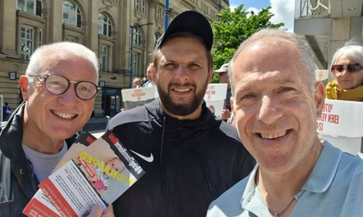 ‘ഫലസ്തീനിലെ ദുരിതങ്ങൾ ഹൃദയഭേദകം’; ഇസ്രായേൽ അനുകൂല സംഘടനക്കൊപ്പമുള്ള സെൽഫി വിവാദത്തിൽ ഷാഹിദ് അഫ്രീദി