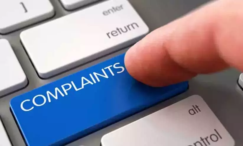 ഇ​വി​ടെ സേ​വ​ന​മ​ല്ല, ഉ​പ​ദ്ര​വം! വ​രു​മാ​ന സ​ർ​ട്ടി​ഫി​ക്ക​റ്റി​ന്​ ക​ടും​പി​ടിത്തം