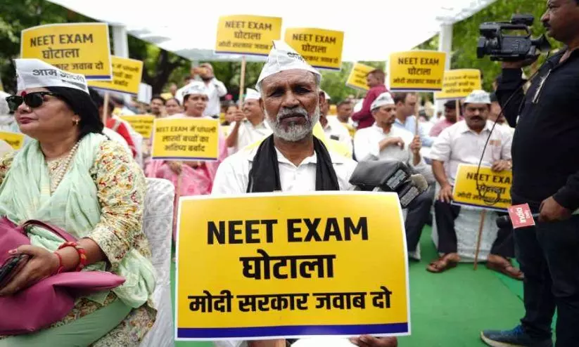 ‘നെറ്റ് മാത്രമല്ല, നീറ്റും റദ്ദാക്കണം’; സർക്കാറിനെ പ്രതിരോധത്തിലാക്കി പ്രതിപക്ഷം