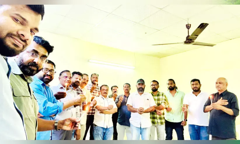 കുവൈത്തിലെ തീപിടിത്തം: ഇൻകാസ് ഇബ്രി ആദരാജ്ഞലിയർപ്പിച്ചു കുവൈത്തിലെ തീപിടിത്തം: ഇൻകാസ് ഇബ്രി ആദരാജ്ഞലിയർപ്പിച്ചു