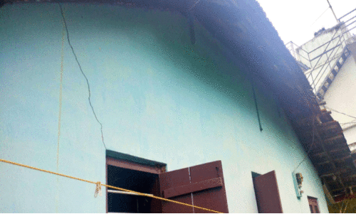 കാർബോറാണ്ടം കമ്പനിയിൽ പൊട്ടിത്തെറി; വീടുകൾക്ക്​ വിള്ളൽ